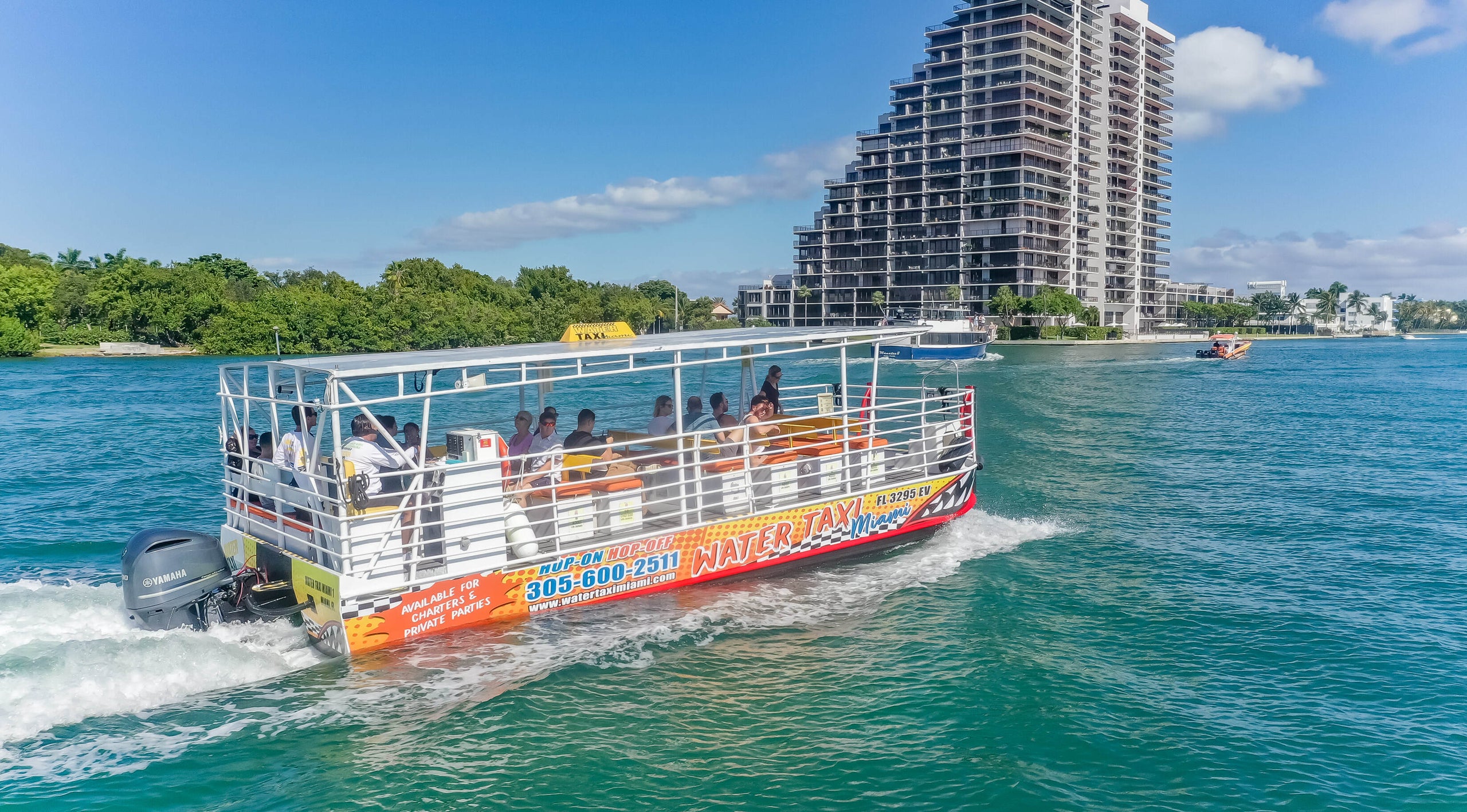 Roundtrip Nonstop (Bayside Marketplace) Water Taxi Miami